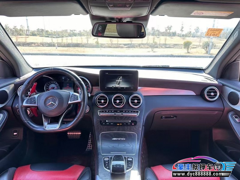 19年奔驰GLC轿车抵押车出售