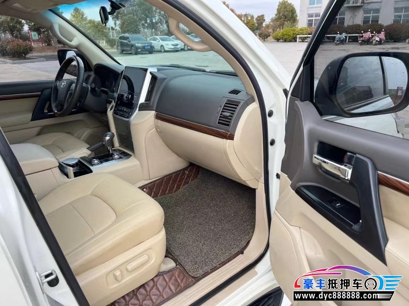 18年丰田兰德酷路泽轿车抵押车出售