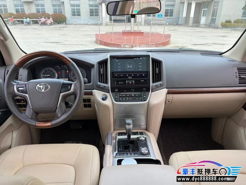 18年丰田兰德酷路泽轿车抵押车出售