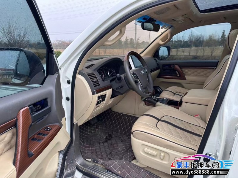 18年丰田兰德酷路泽轿车抵押车出售