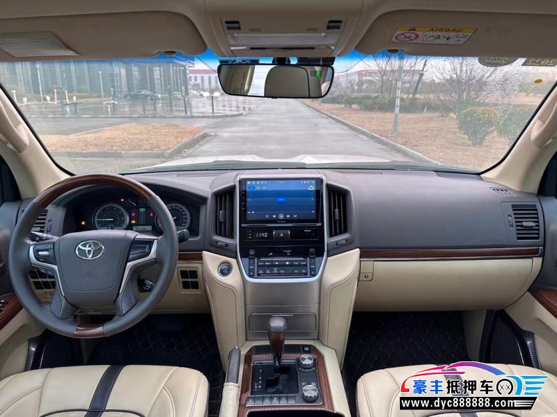 18年丰田兰德酷路泽轿车抵押车出售