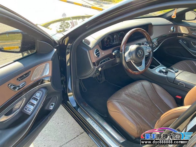 18年奔驰迈巴赫S级轿车抵押车出售