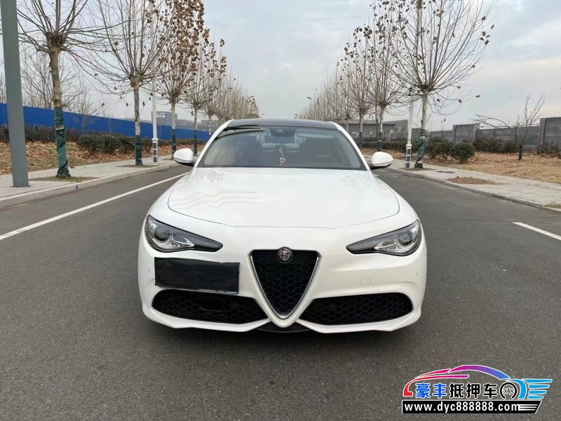 21年阿尔法·罗密欧Giulia轿车抵押车出售