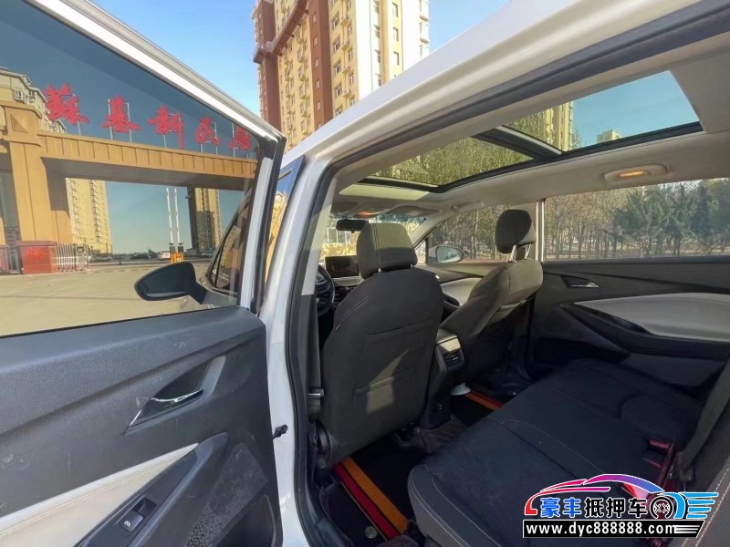 20年雪佛兰沃兰多轿车抵押车出售