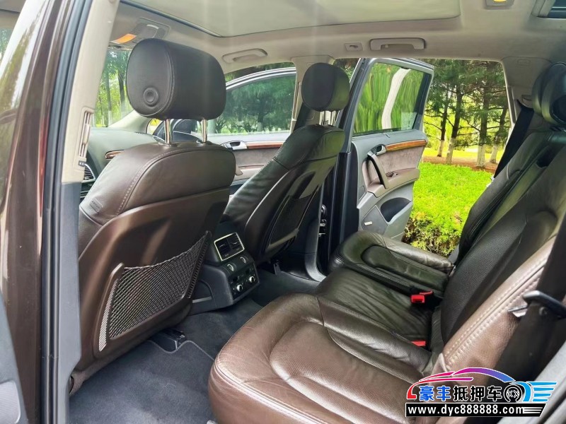 12年奥迪Q7轿车抵押车出售