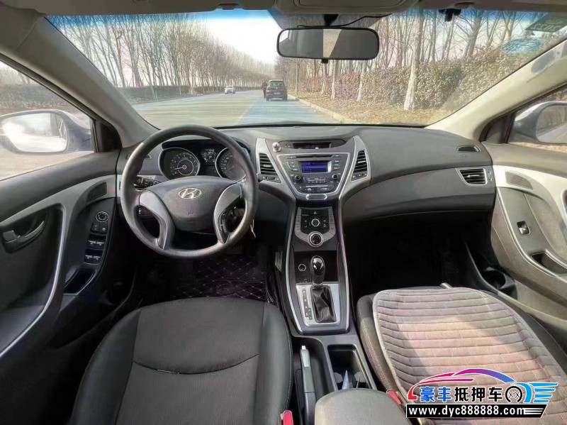 18年现代朗动轿车抵押车出售