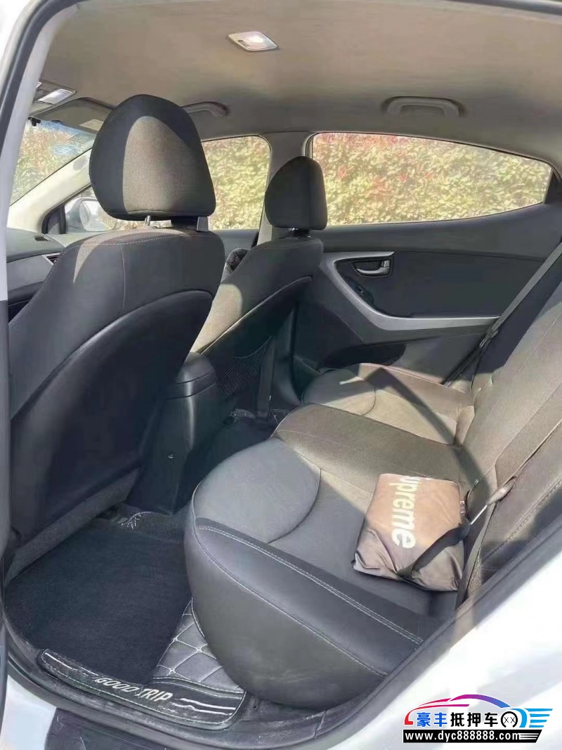 18年现代朗动轿车抵押车出售