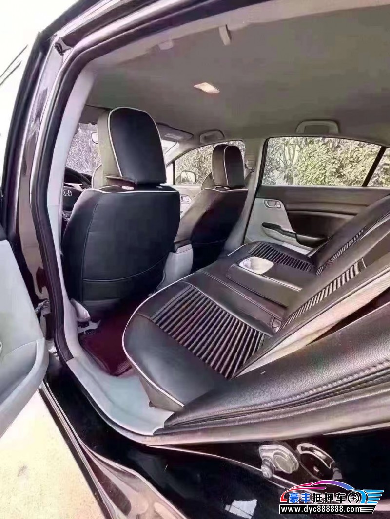 13年本田思域轿车抵押车出售