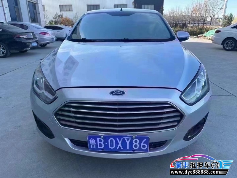 15年福特福睿斯轿车抵押车出售