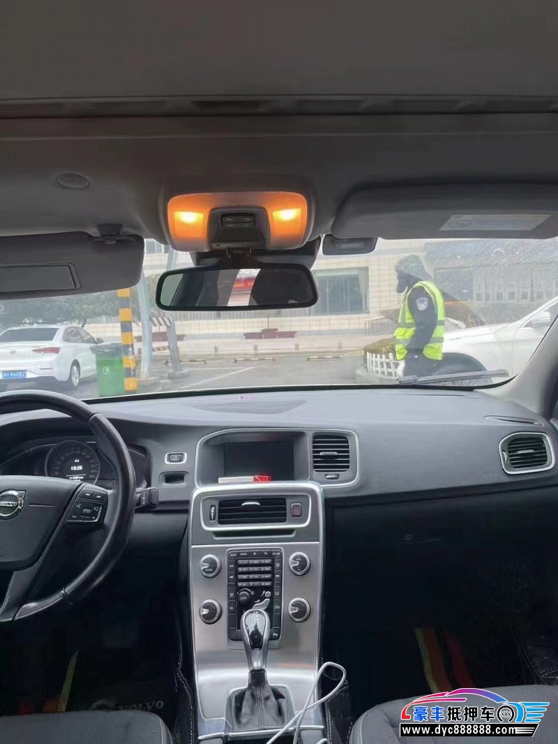 15年沃尔沃S60轿车抵押车出售