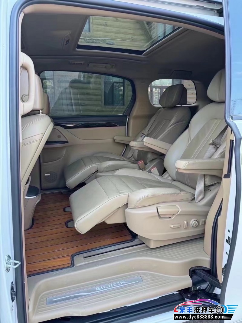 20年别克GL8轿车抵押车出售