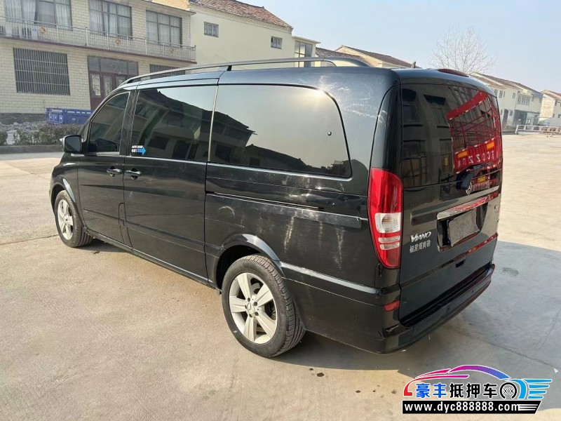 12年奔驰唯雅诺轿车抵押车出售