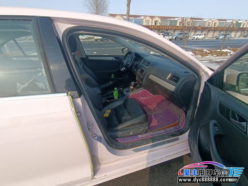 14年大众速腾轿车抵押车出售