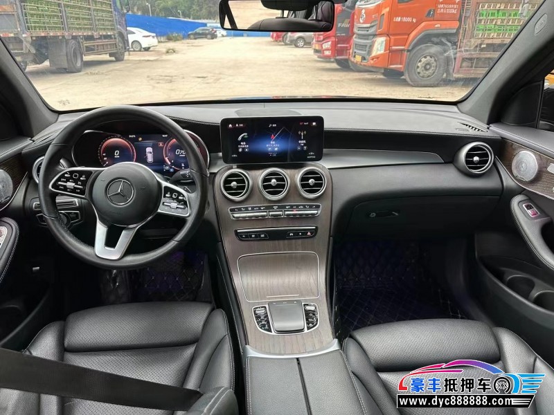 21年奔驰GLC轿车抵押车出售