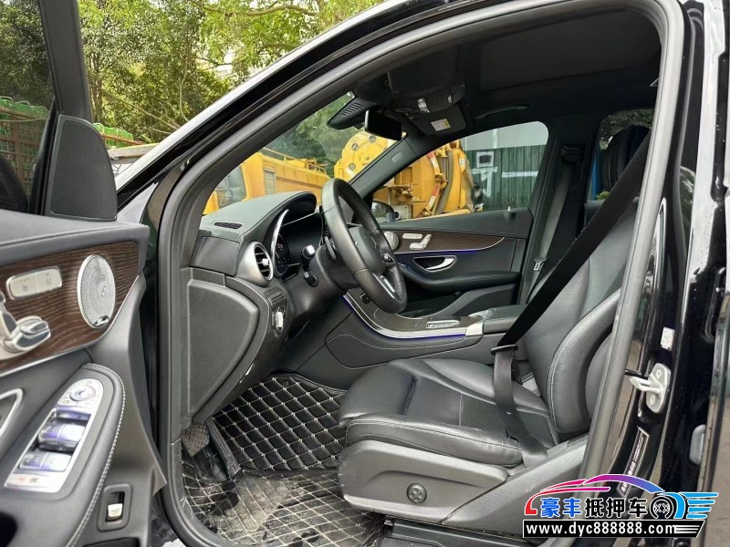 21年奔驰GLC轿车抵押车出售