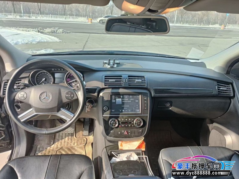 17年奔驰R轿车抵押车出售