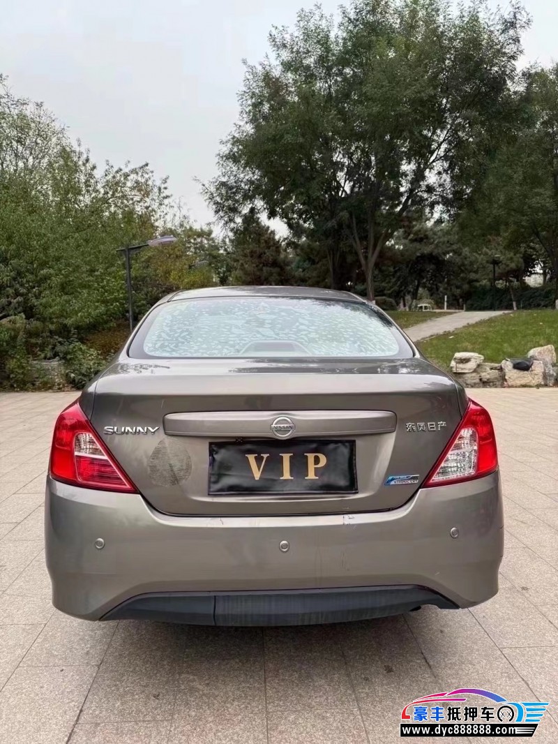 16年日产阳光轿车抵押车出售