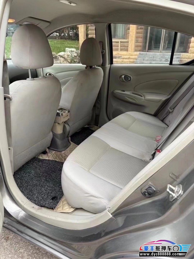 16年日产阳光轿车抵押车出售