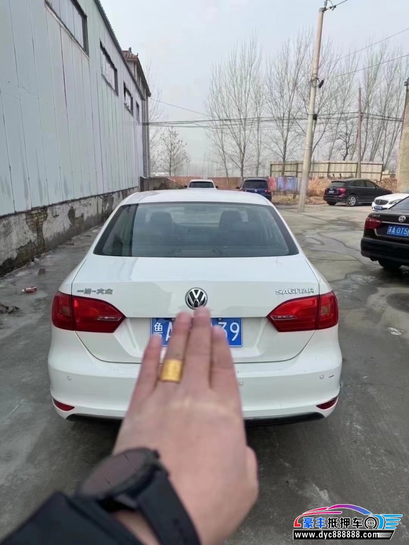 13年大众速腾轿车抵押车出售