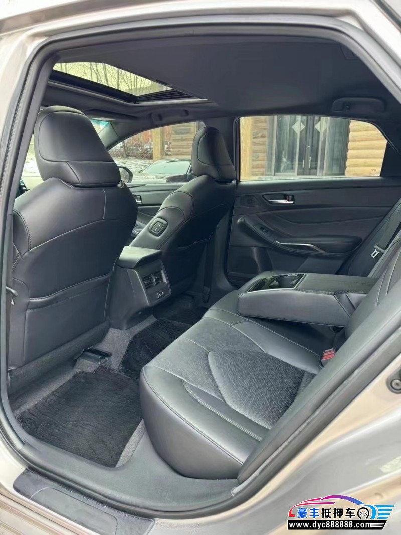 22年丰田亚洲龙轿车抵押车出售