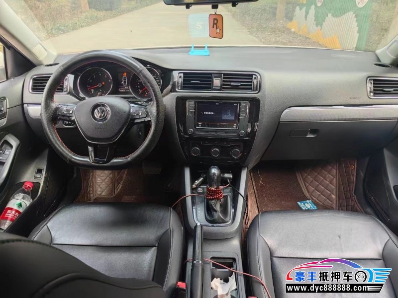 18年大众速腾轿车抵押车出售