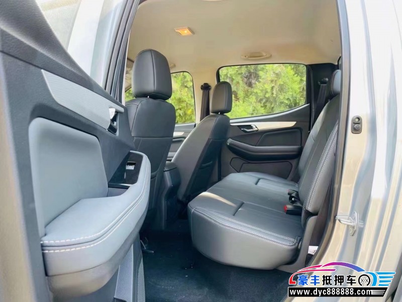 23年五十铃瑞迈轿车抵押车出售