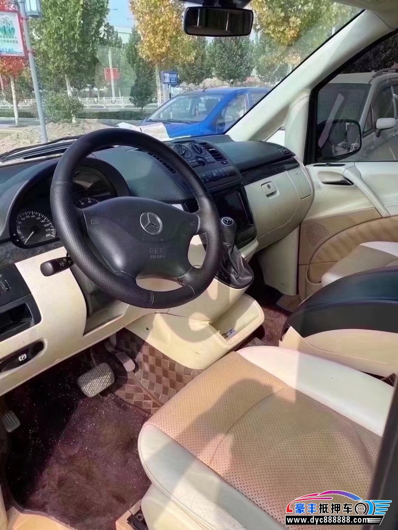 14年奔驰威霆轿车抵押车出售