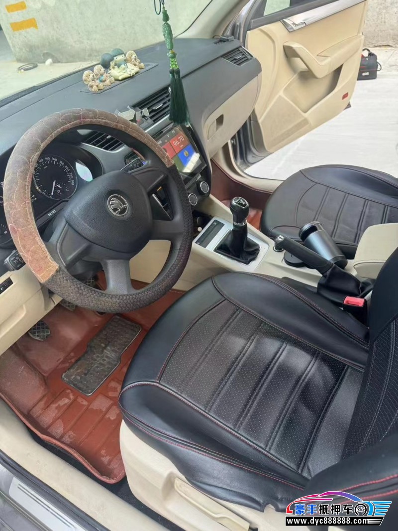 15年斯柯达明锐轿车抵押车出售