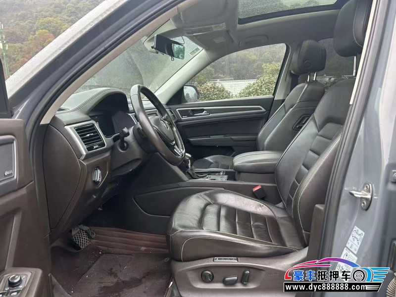 18年大众途昂轿车抵押车出售