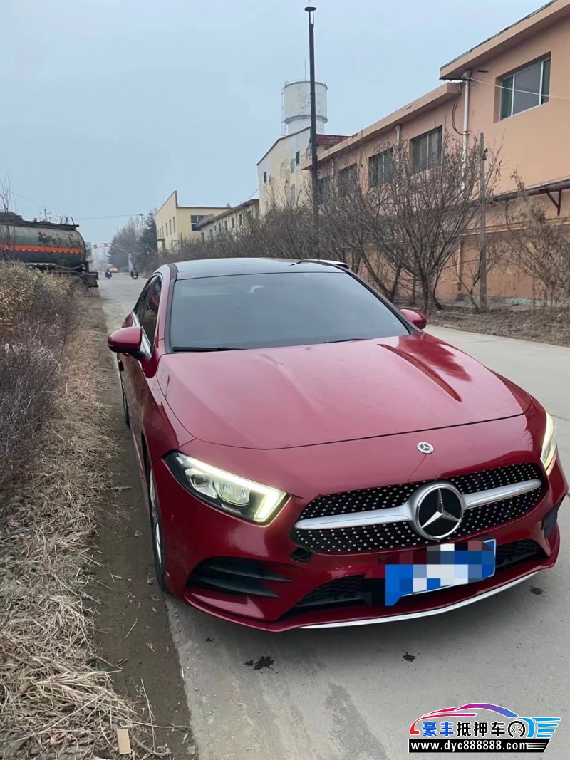 21年奔驰A轿车抵押车出售