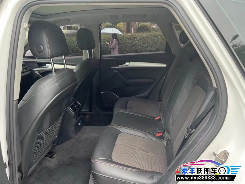 19年奥迪Q5轿车抵押车出售