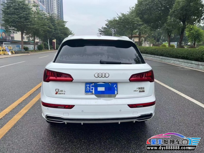 19年奥迪Q5轿车抵押车出售