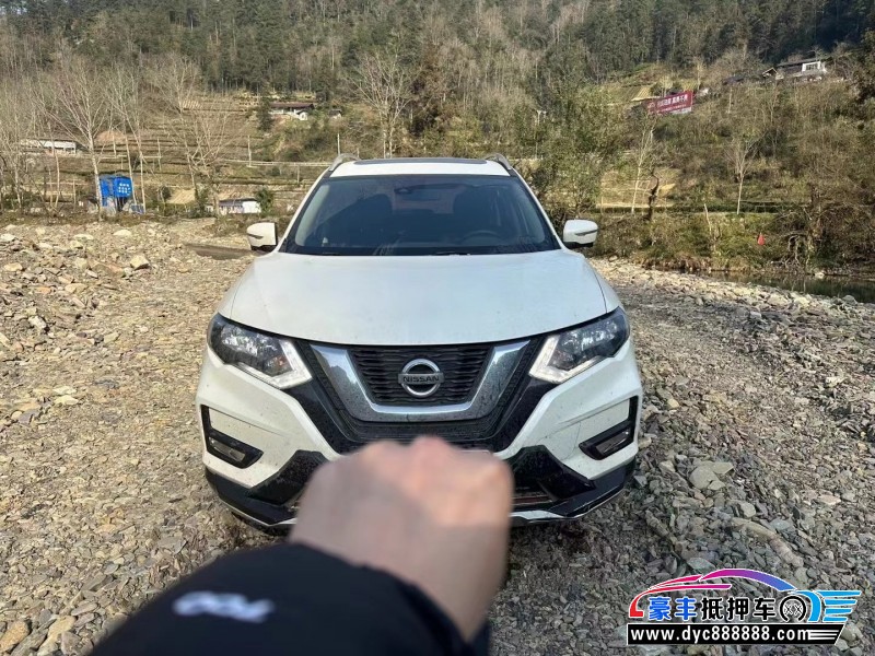 19年日产奇骏轿车抵押车出售