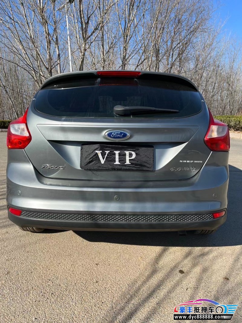 12年福特福克斯轿车抵押车出售