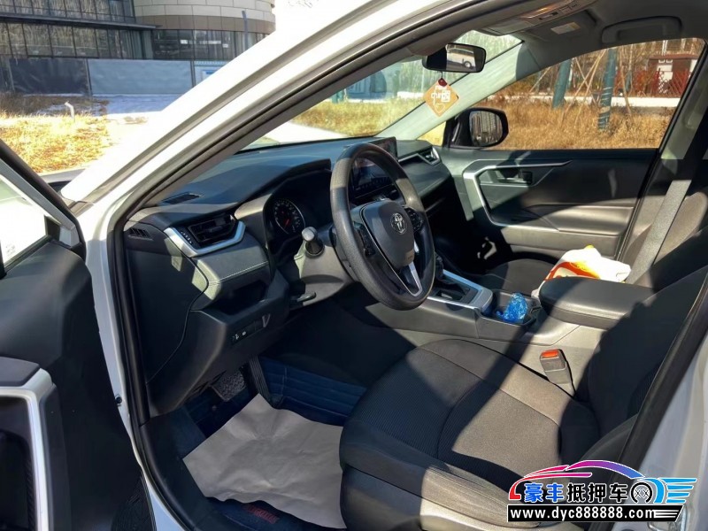 21年丰田RAV4轿车抵押车出售
