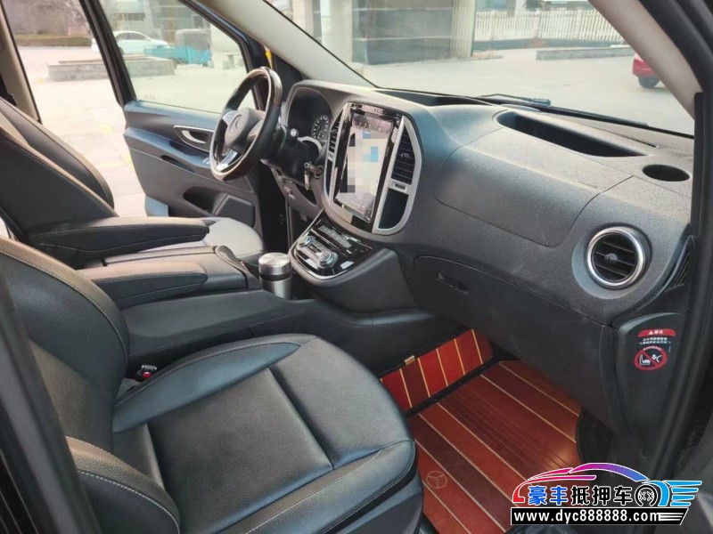 19年奔驰威霆轿车抵押车出售