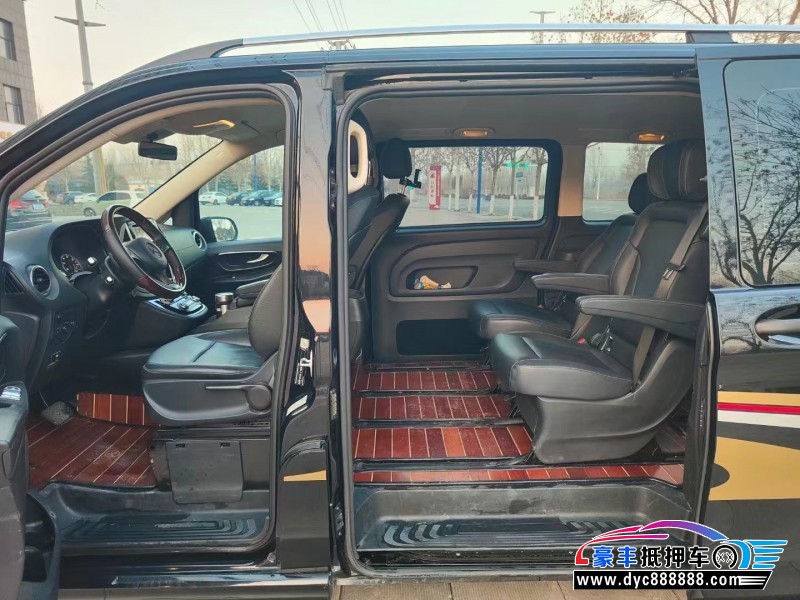 19年奔驰威霆轿车抵押车出售