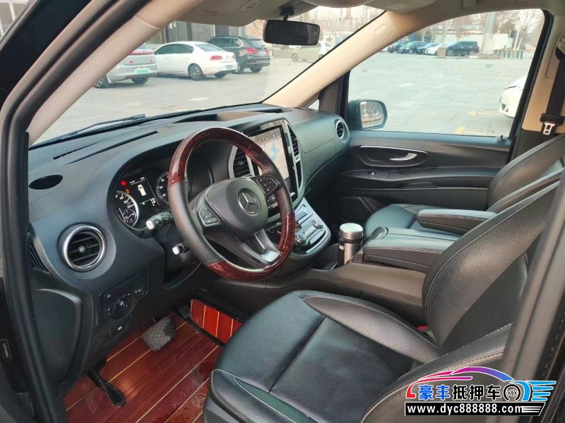 19年奔驰威霆轿车抵押车出售