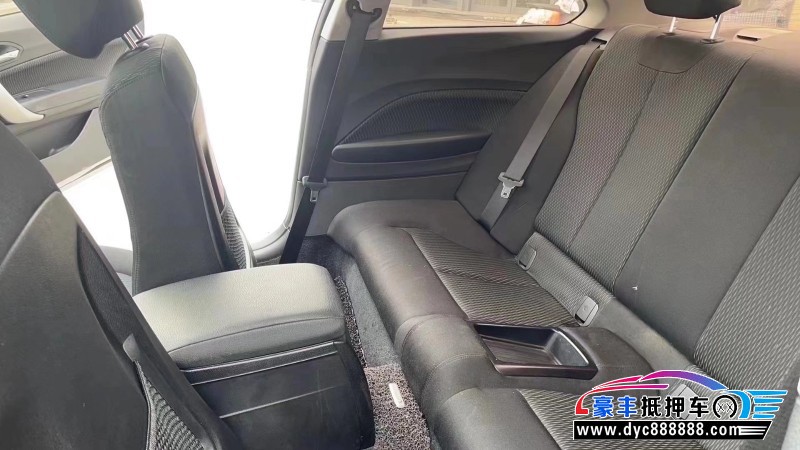 15年宝马2系轿车抵押车出售