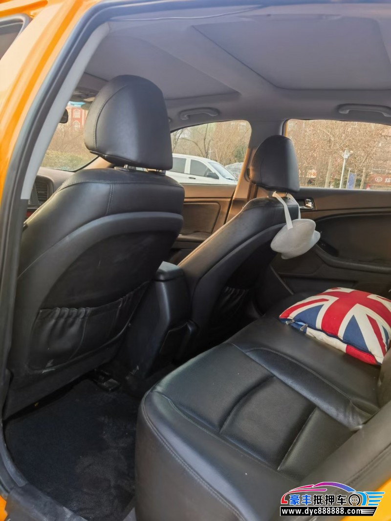 14年起亚K5轿车抵押车出售