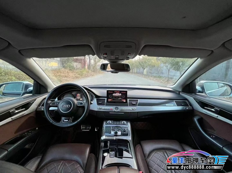 14年奥迪S8轿车抵押车出售