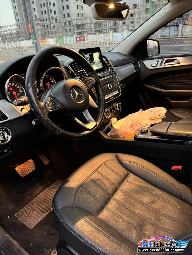 17年奔驰GLE轿车抵押车出售