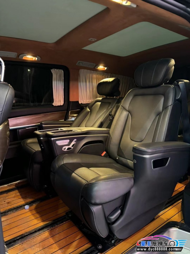 21年奔驰V轿车抵押车出售