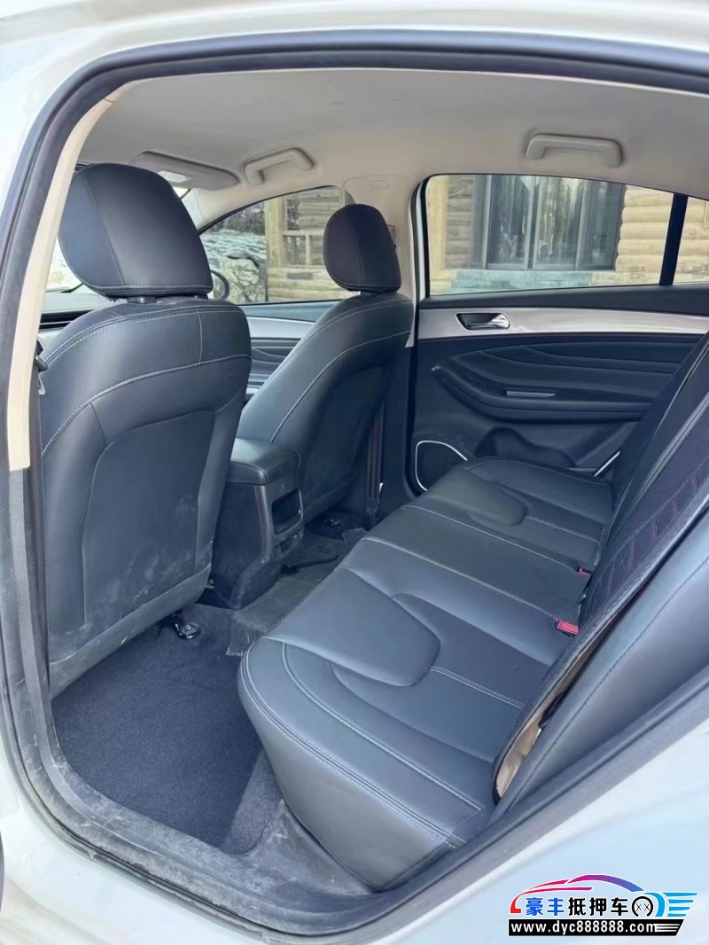 20年奇瑞艾瑞泽5轿车抵押车出售