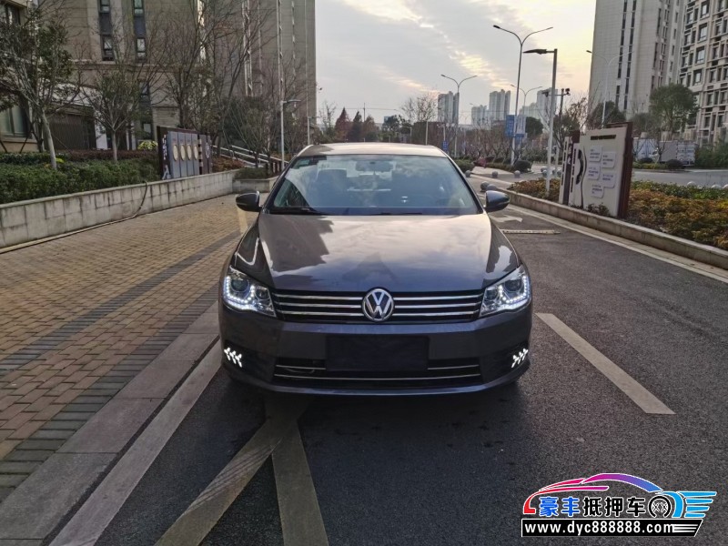 14年大众宝来轿车抵押车出售