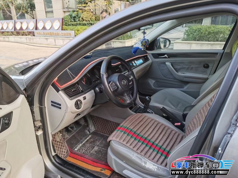 14年大众宝来轿车抵押车出售