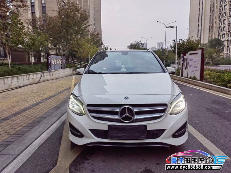 17年奔驰B轿车抵押车出售