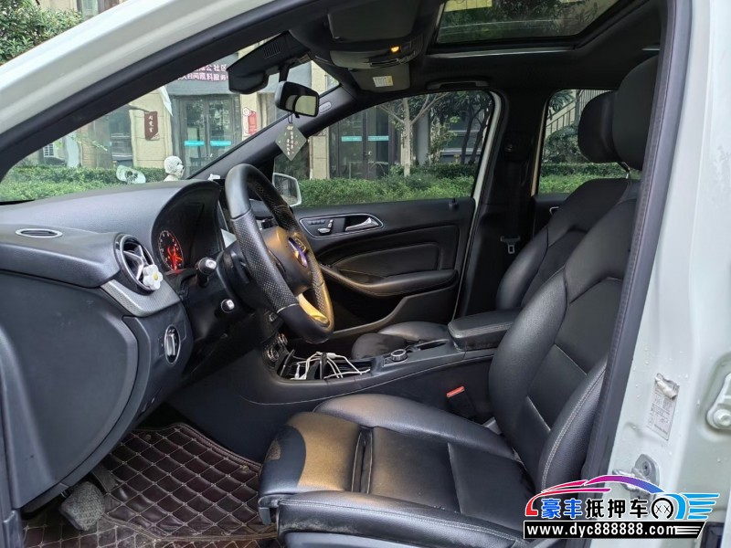 17年奔驰B轿车抵押车出售