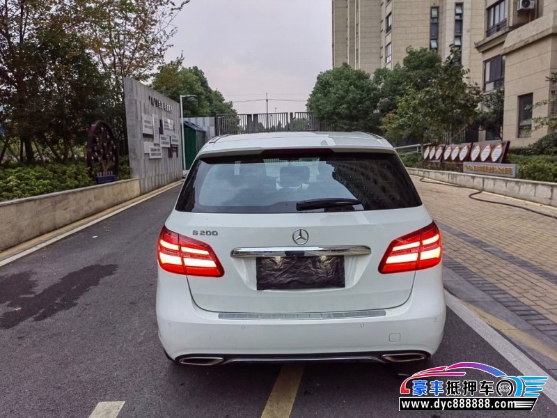 17年奔驰B轿车抵押车出售