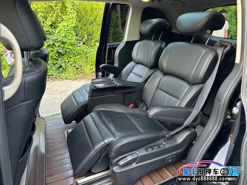 17年本田艾力绅轿车抵押车出售